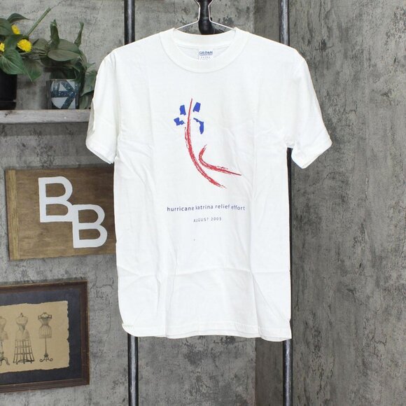 NEW Gildan Mens Ultra Cotton Vintage Hurricane Katrina Graphic Tee White S - Picture 1 of 4